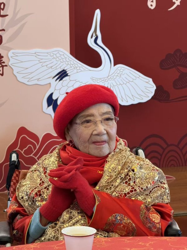 福牛财经 为“老舅妈”嫩娘庆百岁生日，王汝刚 、潘前卫 、毛猛达等滑稽界大咖都来了